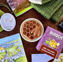 Load image into Gallery viewer, 3 Buíoch Irish chocolate - milk chocolate hex!