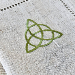 ☘️ Trinity Knot Table Runner