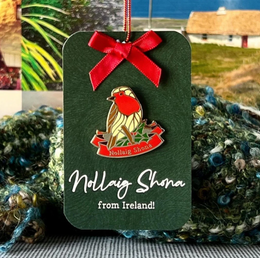 Nollaig Shona - Happy Christmas - enamel pin